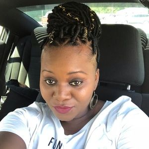 Meet your Posher, Eva